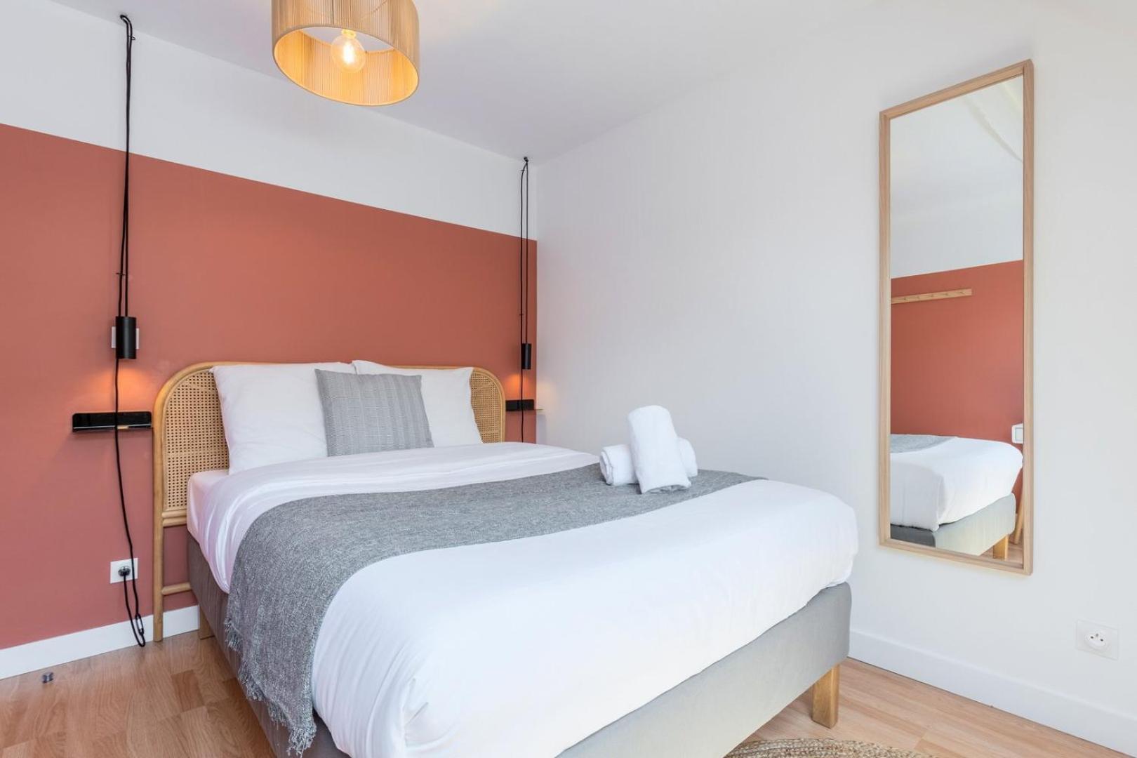 Bright 3-Bedroom 2-Bathroom Flat ليل المظهر الخارجي الصورة